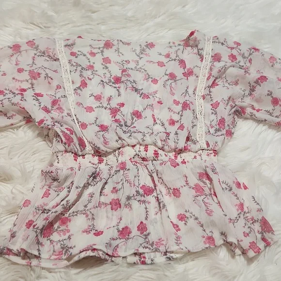 Guess top- small - Picture 8 of 10